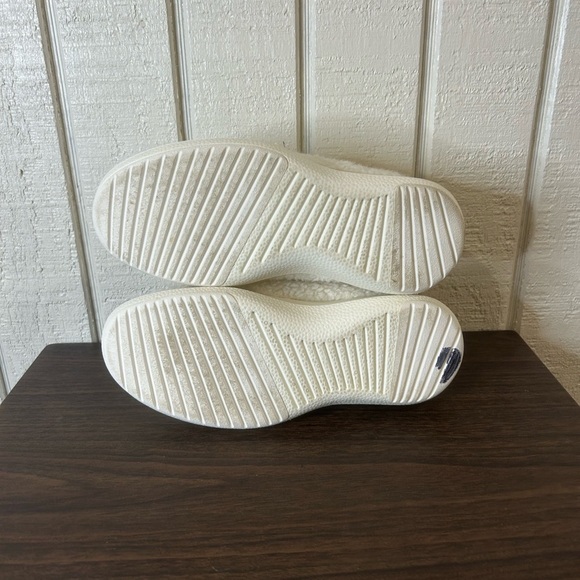 Allbirds Wool Runner Up Fluffs Sneakers, size 8. - Picture 7 of 8